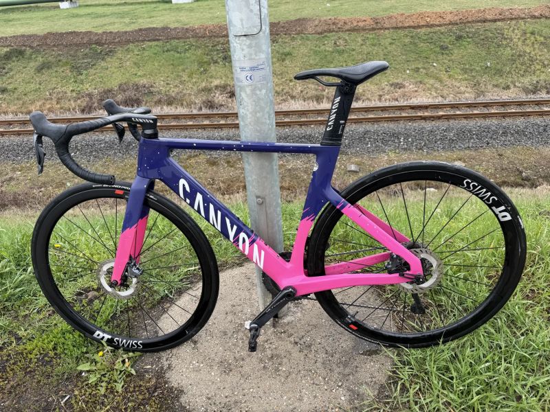 Silniční karbonove kolo