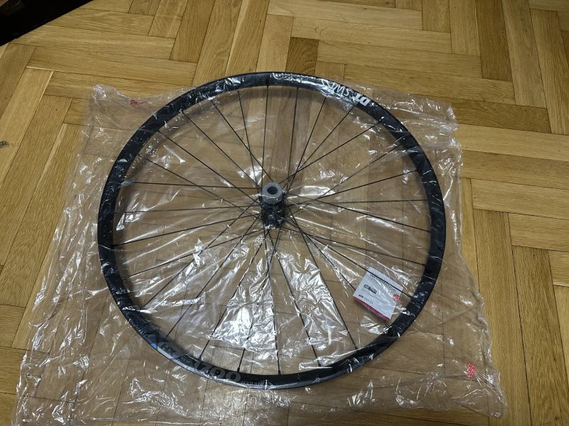 DT Swiss HX 1700 Spline 29", ořech SRAM XD, Centerlock, náboj DT 350 Hybrid, nová, záruka 2 roky