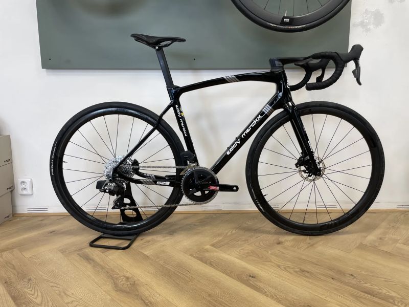 Eddy Merckx 525 Rival/Force AXS 