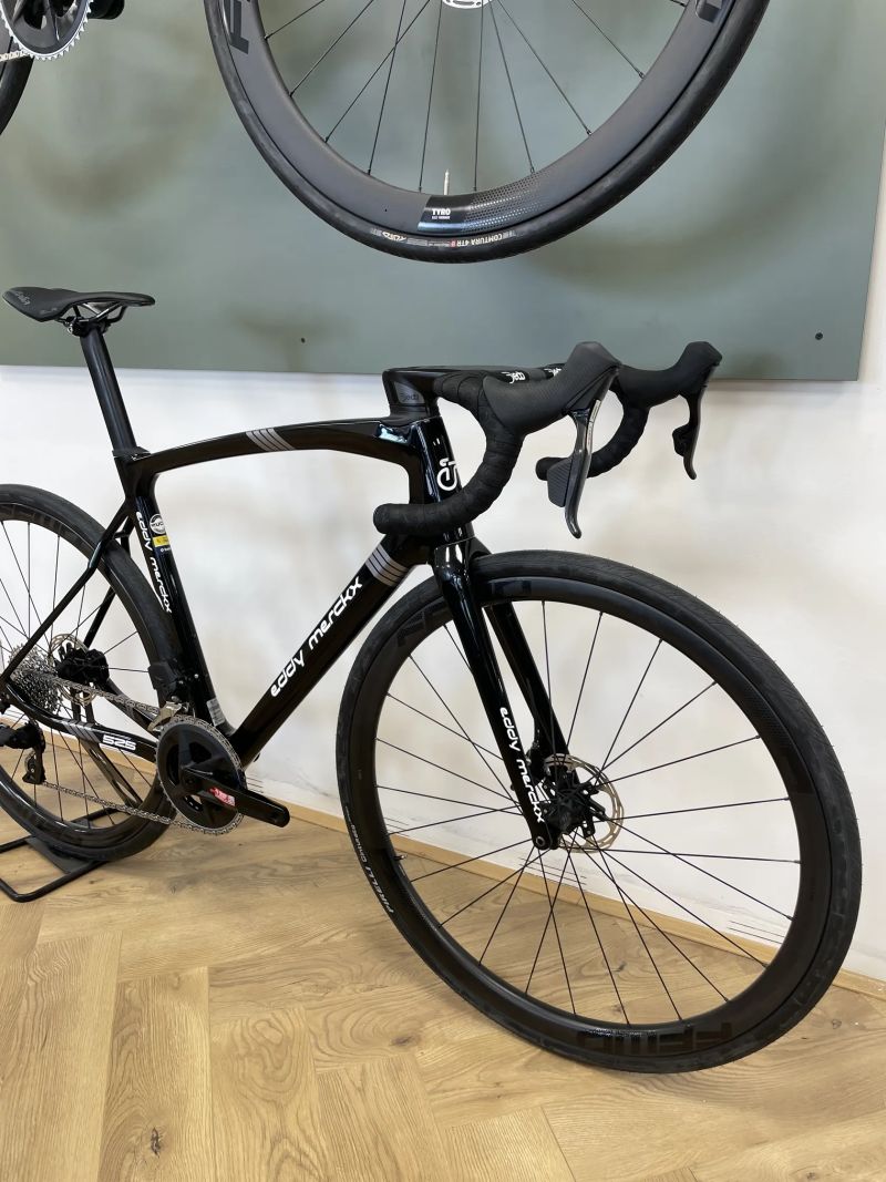 Eddy Merckx 525 Rival/Force AXS 