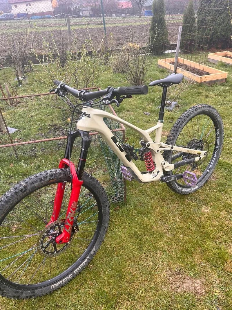 GT Force Carbon custom