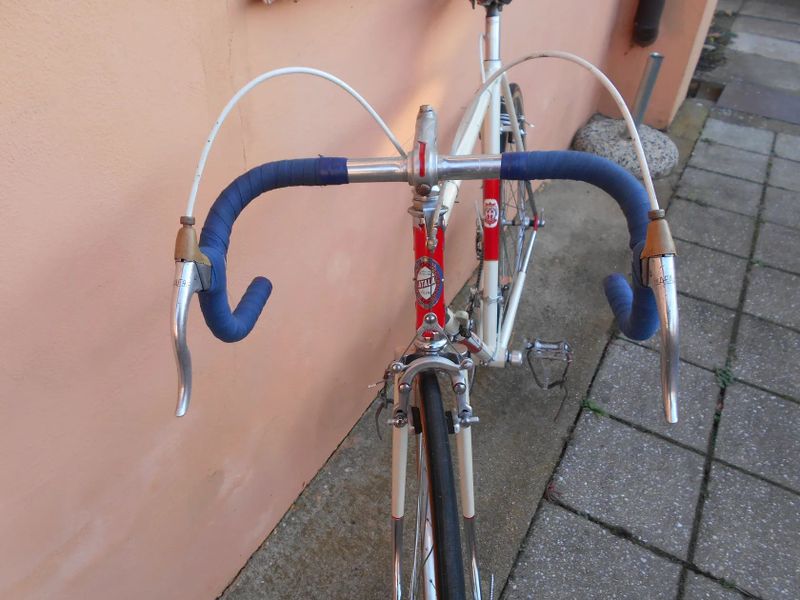 Silniční italské kolo Atala