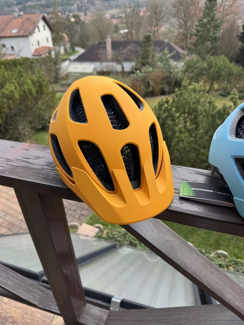 Přilby Bontrager Rally Wavecell 