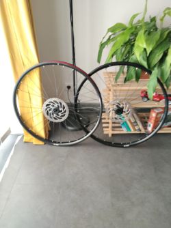 Sada 29" boost kolies Moon + kurier Zdarma