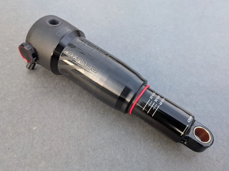 tlumič RockShox Deluxe Select 165x45 mm