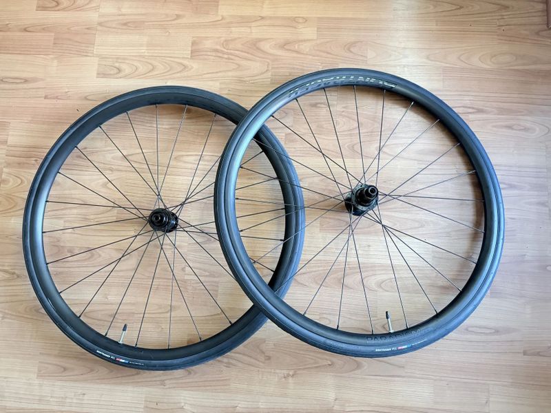 Kola Bontrager Paradigm SL + plaste Bontrager R1