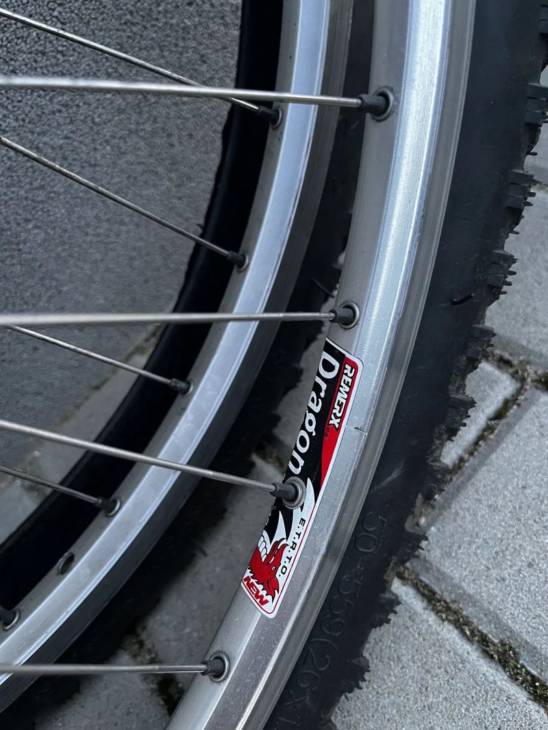 26” kola na v-brzdy