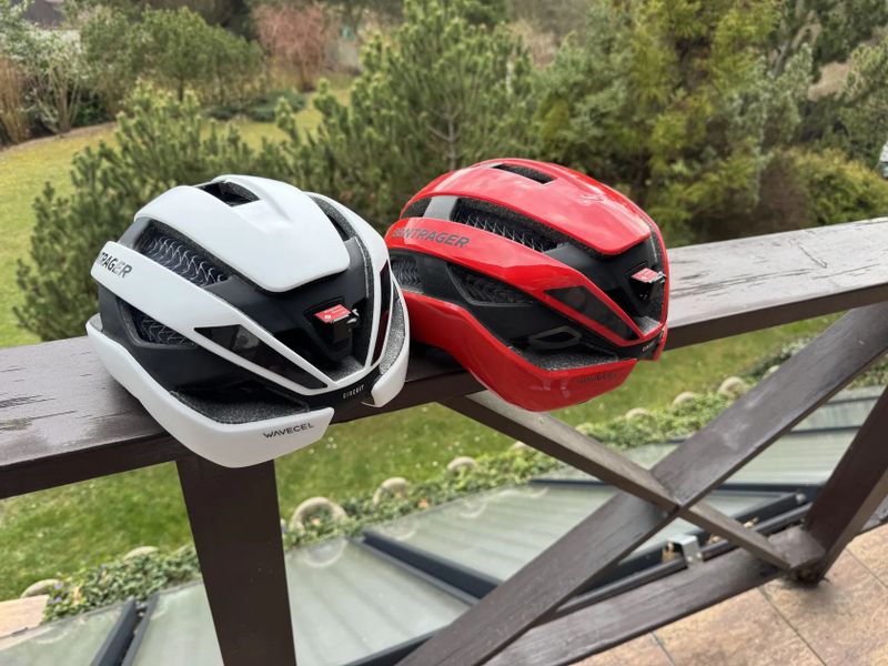 Přilby Bontrager Circuit Wavecell