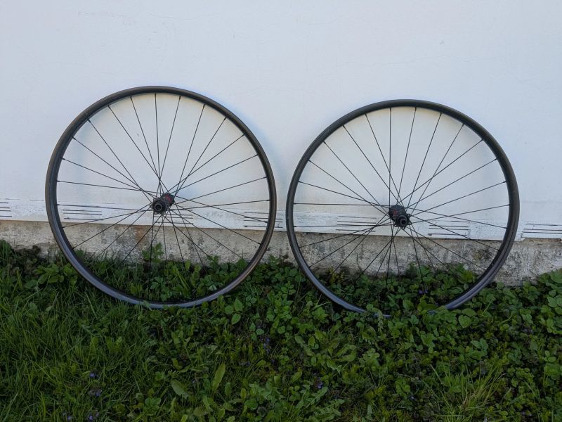 Karbonové ráfky Berg+ DT Swiss 240