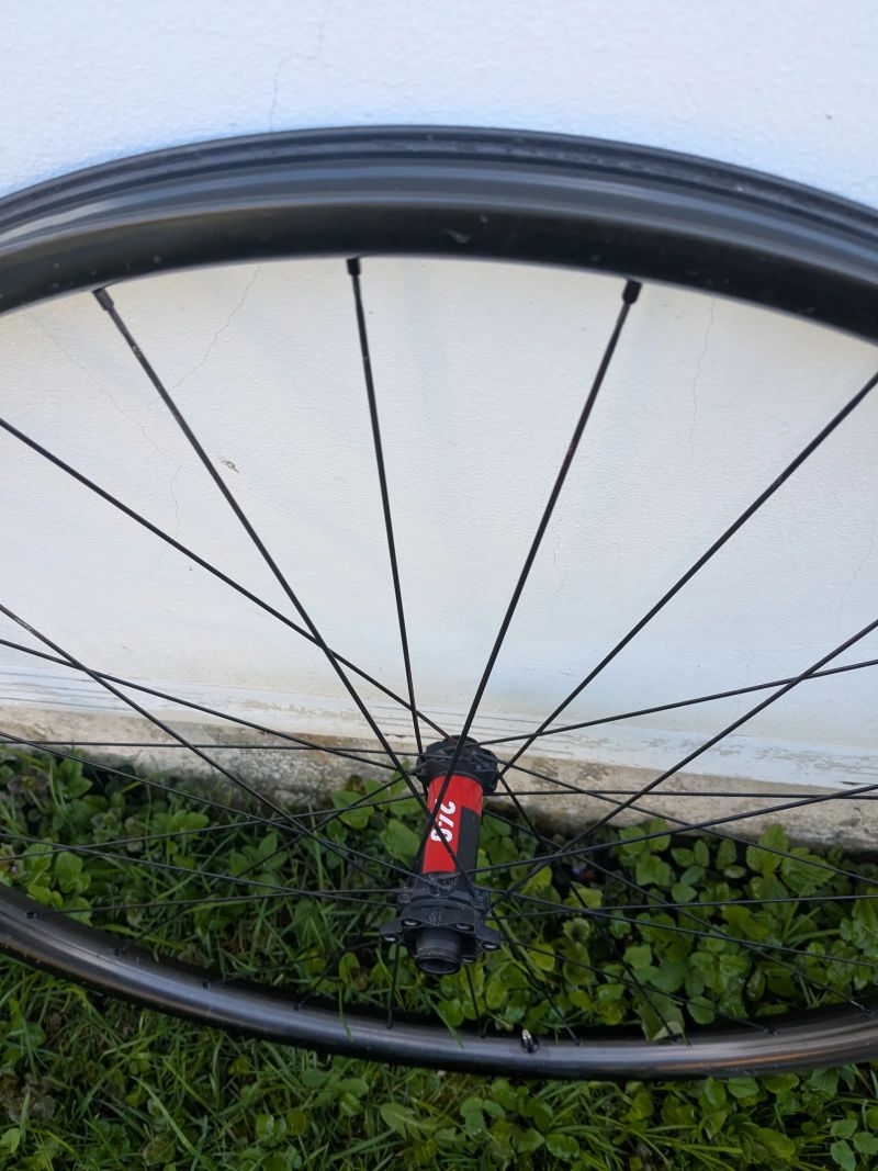 Karbonové ráfky Berg+ DT Swiss 240