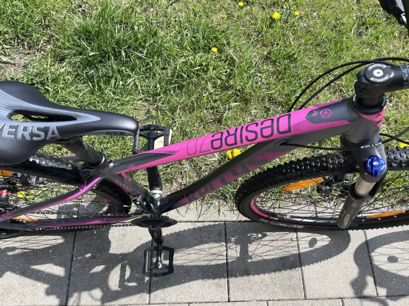 29" dámské horské kolo Kellys Desire 70 rám S 15"