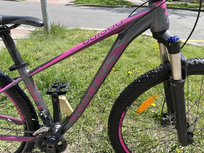 29" dámské horské kolo Kellys Desire 70 rám S 15"