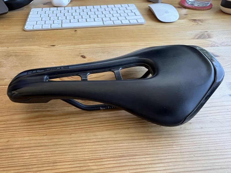 sedlo PRO Stealth 142mm 1st gen. 