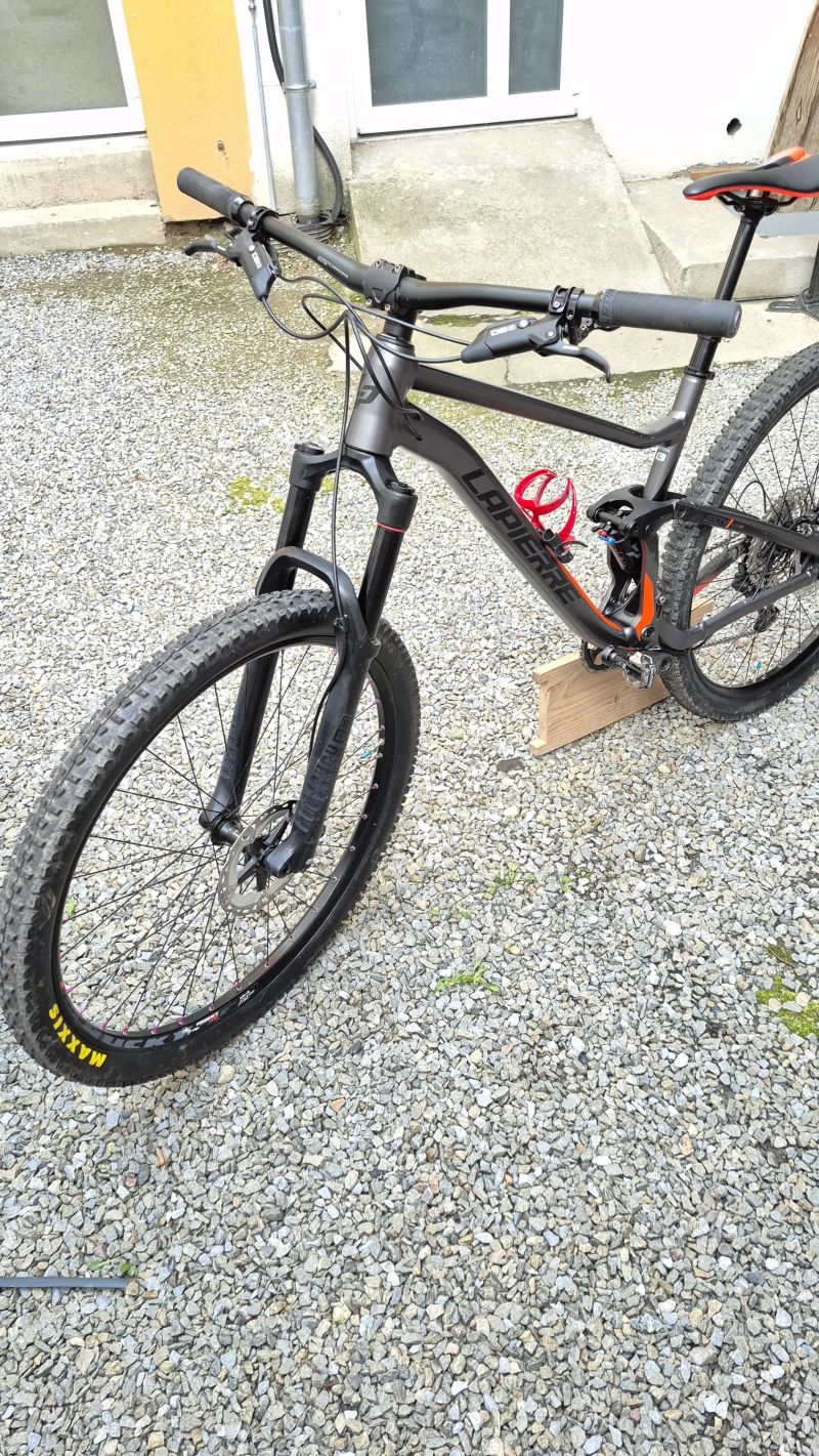 Lapierre Zesty 29", 140 mm, Shimano XT, SRAM DB8, teleskopická sedlovka