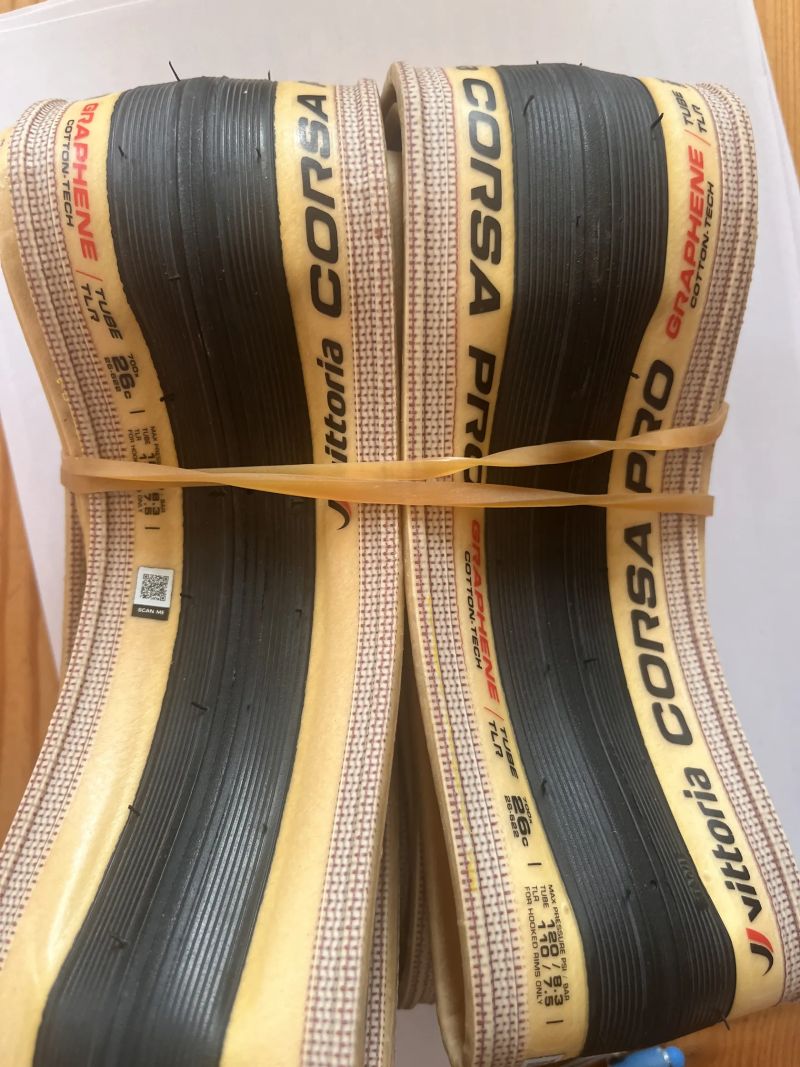 Vittoria Corsa Pro béžové 700x26c TLR 2kusy nové
