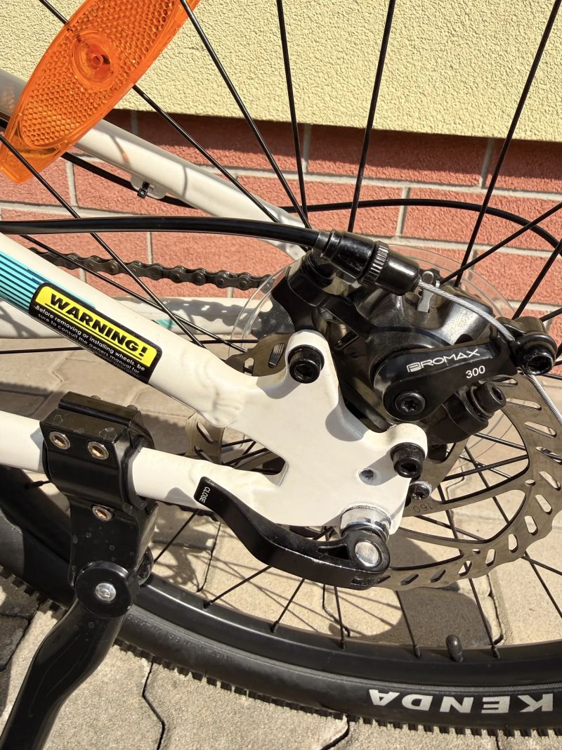 GT Stomper Ace 24 pearl white 8-12 let