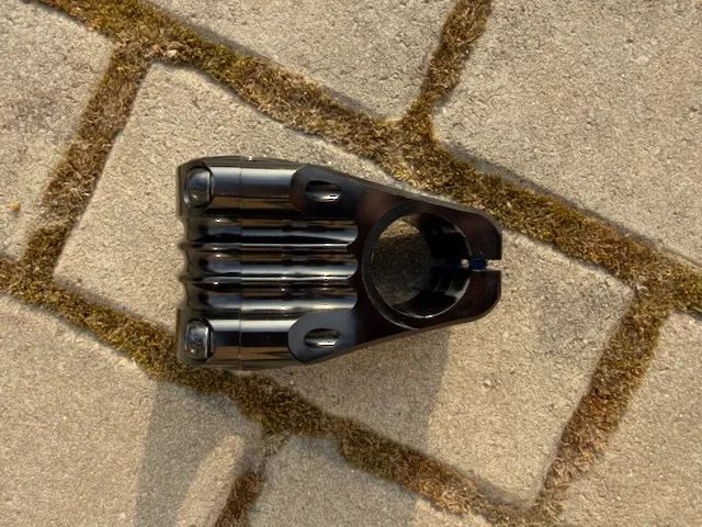 Představec Deity Cooperhead pro 35mm řídítka, délka 50mm