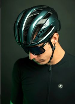 Cyklistická helma MET Trenta 3K Carbon