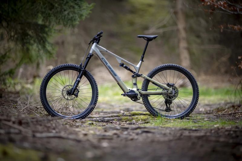 Crussis Full 11.11 Avinox M2S