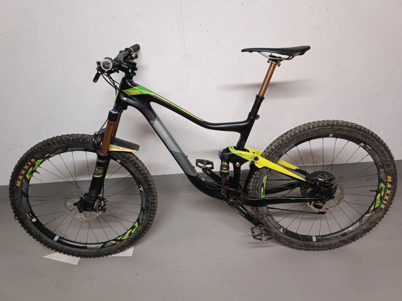 Giant Trance Advance 1