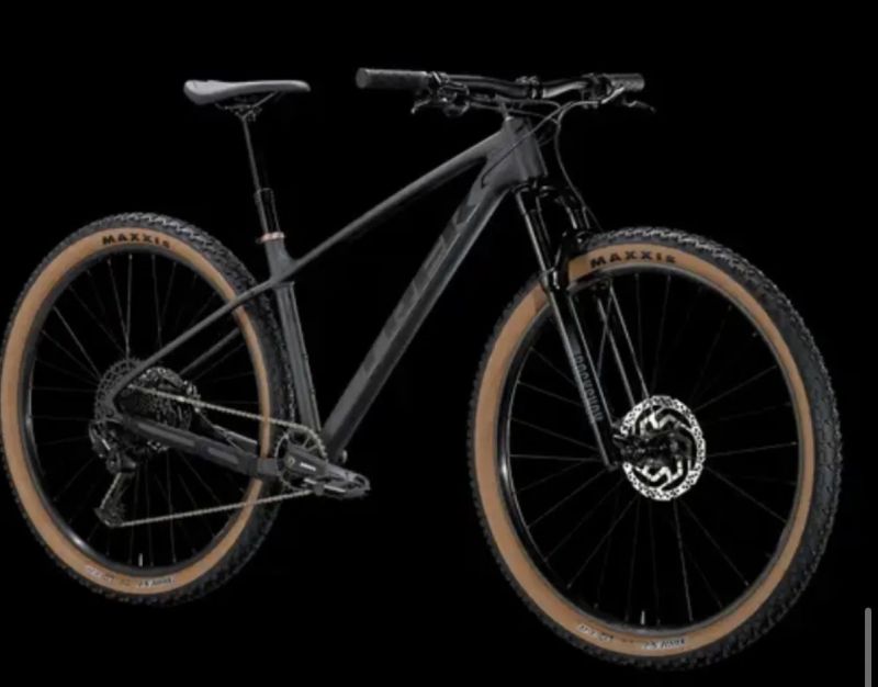 Trek Marlin 8 gen 3 matte dnister black 29" ML18,5"