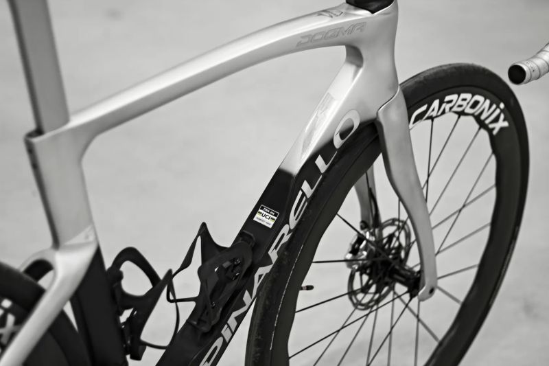 Pinarello Dogma F Plutonium Flash, Sram Red AXS Etap, Powermeter