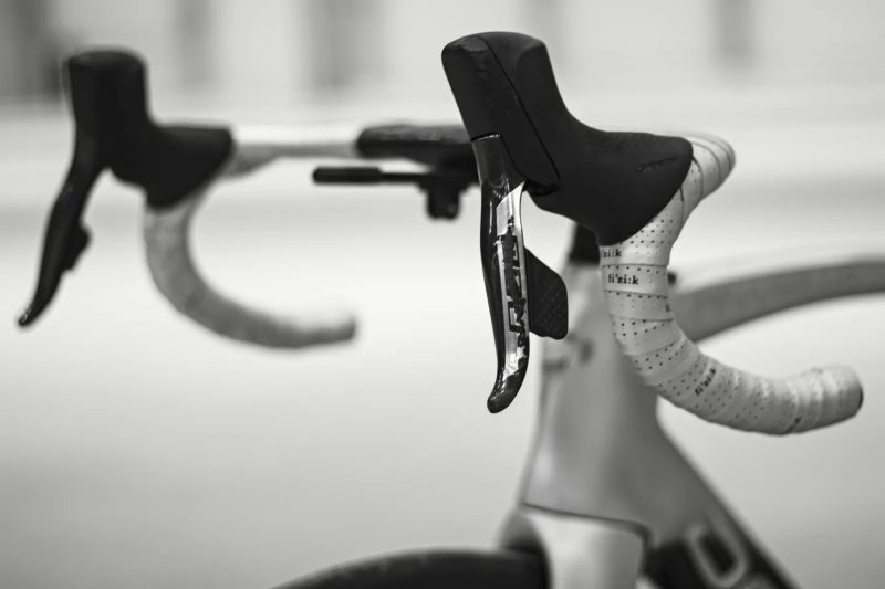 Pinarello Dogma F Plutonium Flash, Sram Red AXS Etap, Powermeter