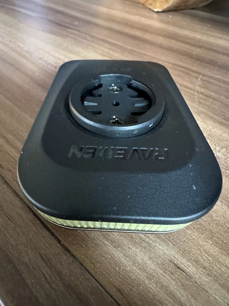 přední světlo Ravemen