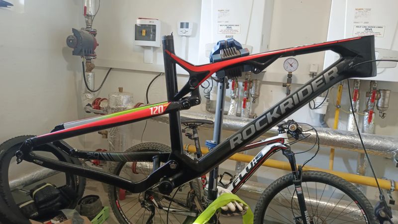 Prodám karbonový rám Rockrider CC900S