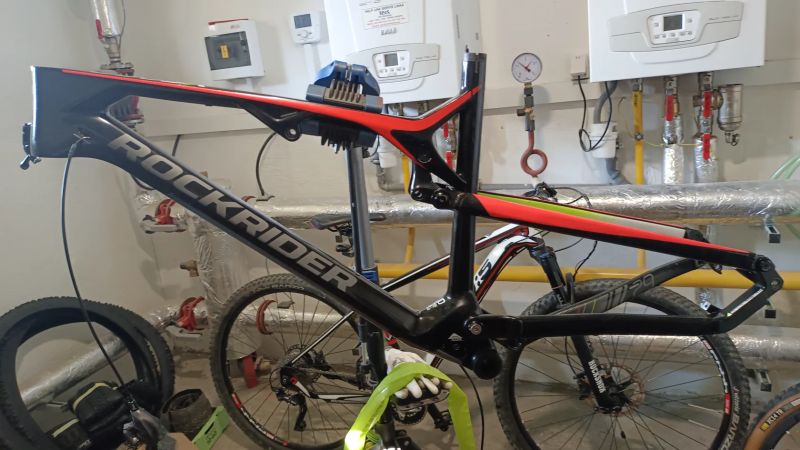 Prodám karbonový rám Rockrider CC900S