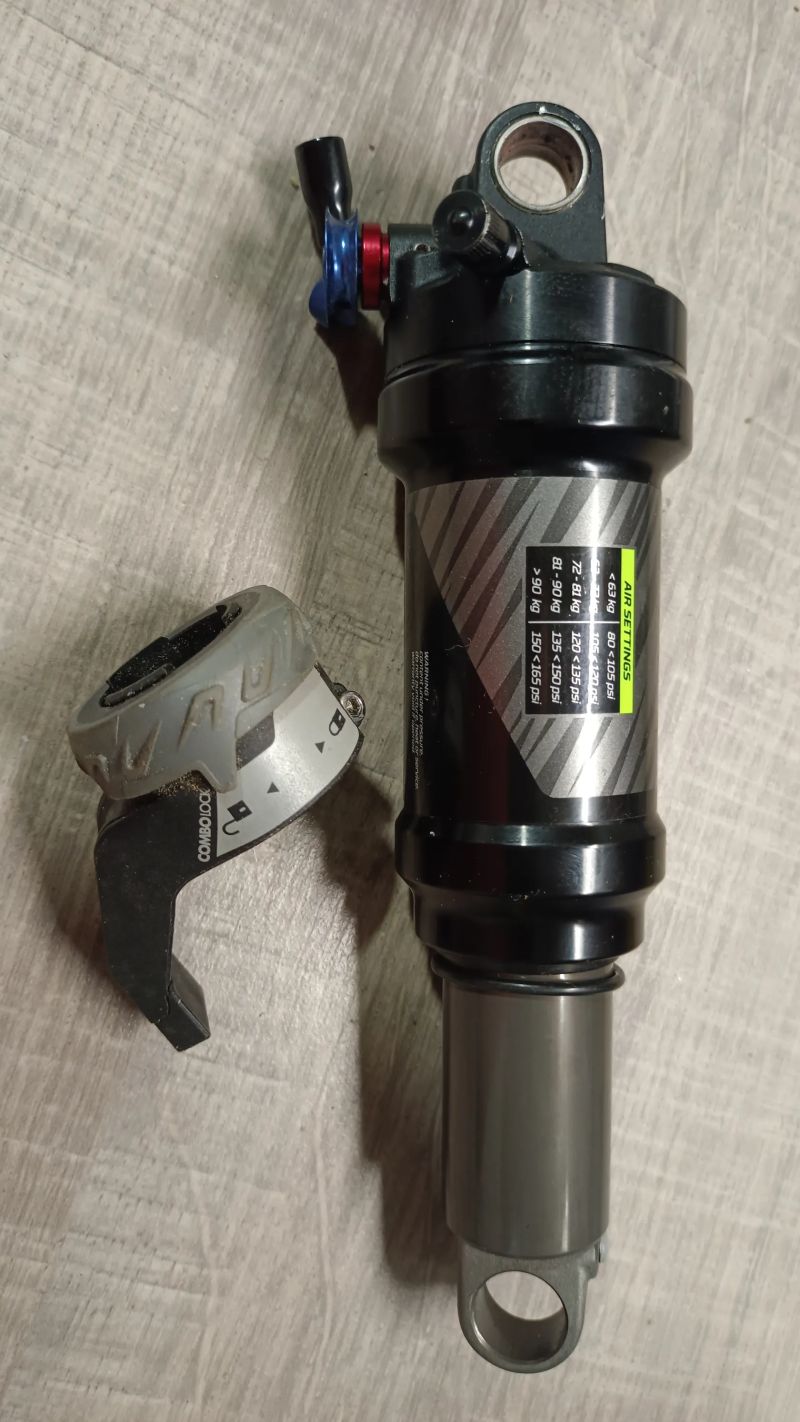 Prodám karbonový rám Rockrider CC900S