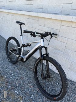  Superior eXF (XL) – celoodpružené e-kolo, E7000, 1200 km