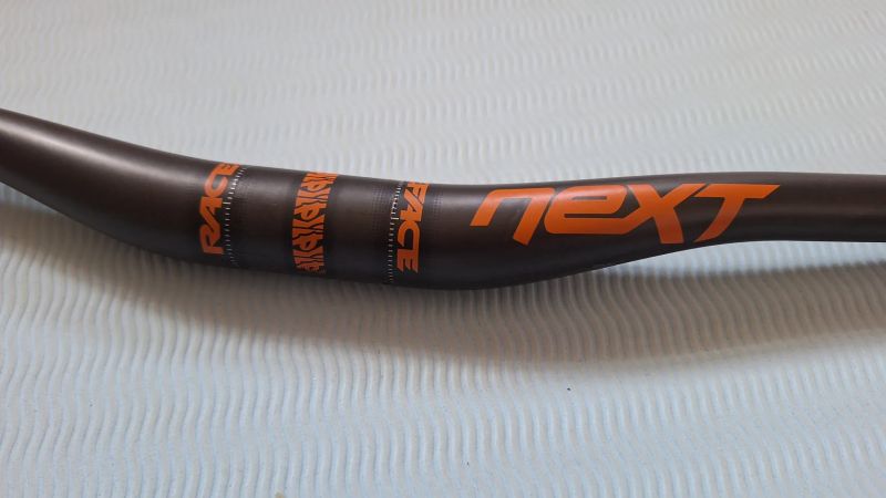 Karbonová MTB řídítka Race Face Next (180 g)