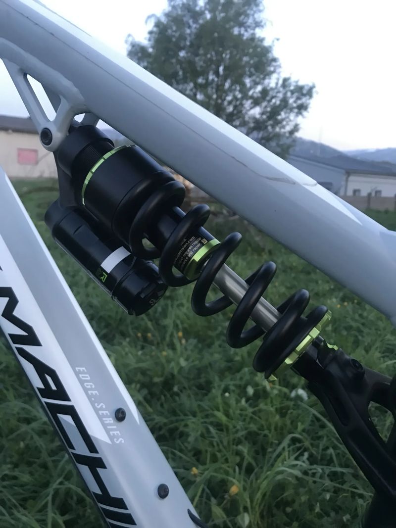 Rock Machine Blizzard 2022