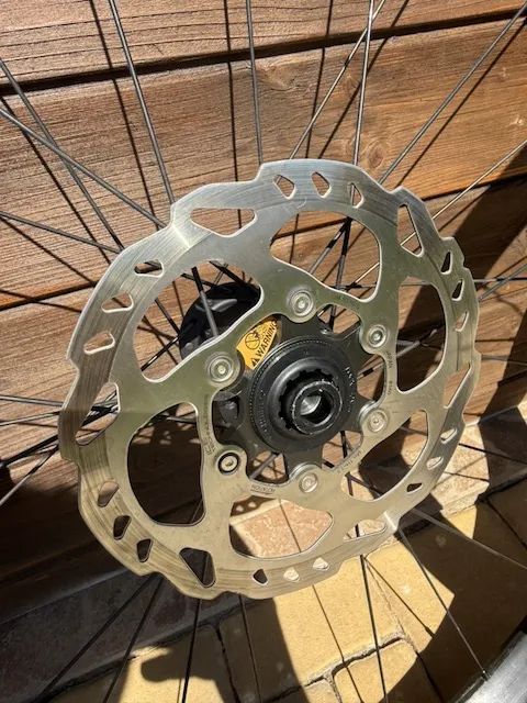 Předmět: TREK Domane SL 6 Gen 4 (vel. 62) dvoje kola, silnice + gravel