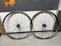 FSA silniční kola 700c + Shimano / Campagnolo ořech
