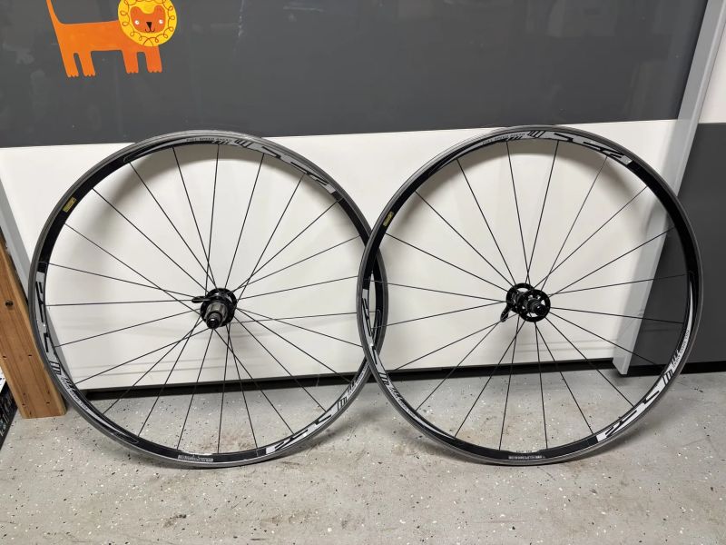 FSA silniční kola 700c + Shimano / Campagnolo ořech