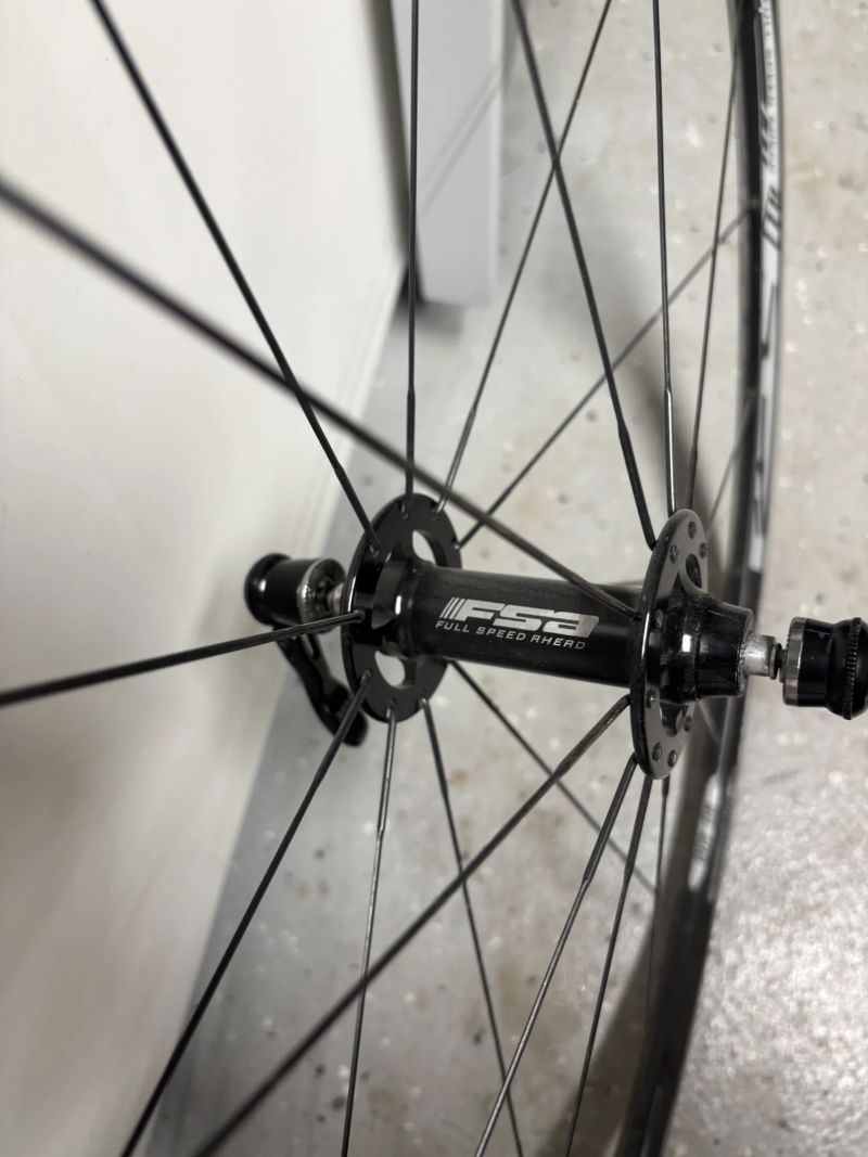 FSA silniční kola 700c + Shimano / Campagnolo ořech