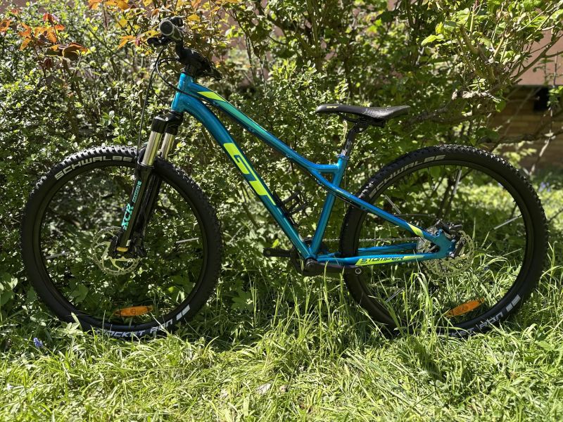 GT Stomper MAX, 26", 1x9, brzdy Deore, vzduchová vidlice XCR32 Air