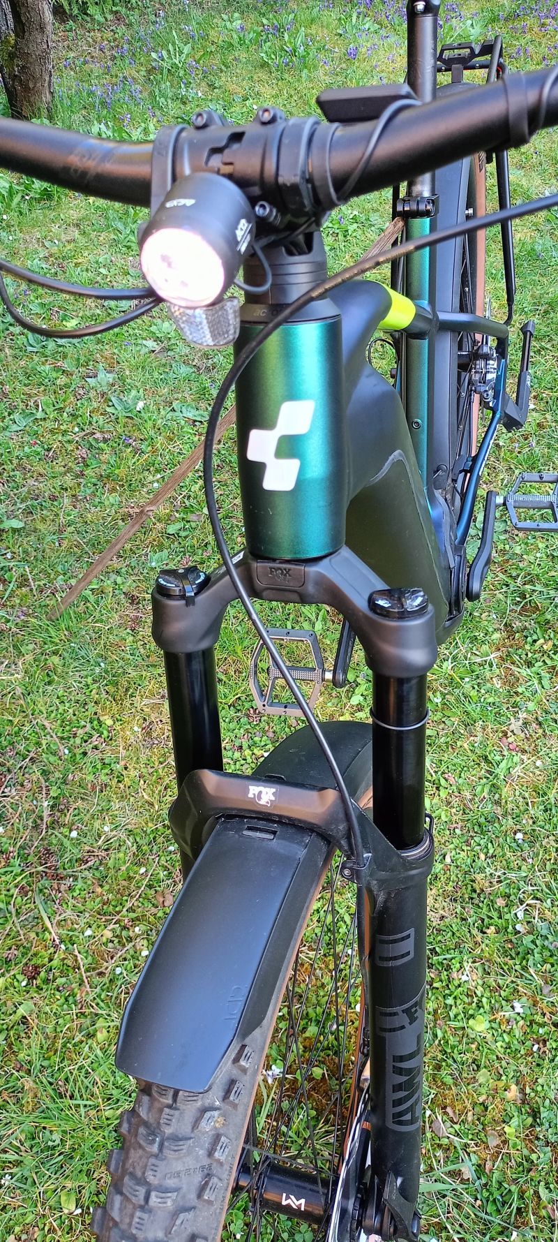 29" CUBE Reaction hybrid SLT 750, 334 km, FOX, XT