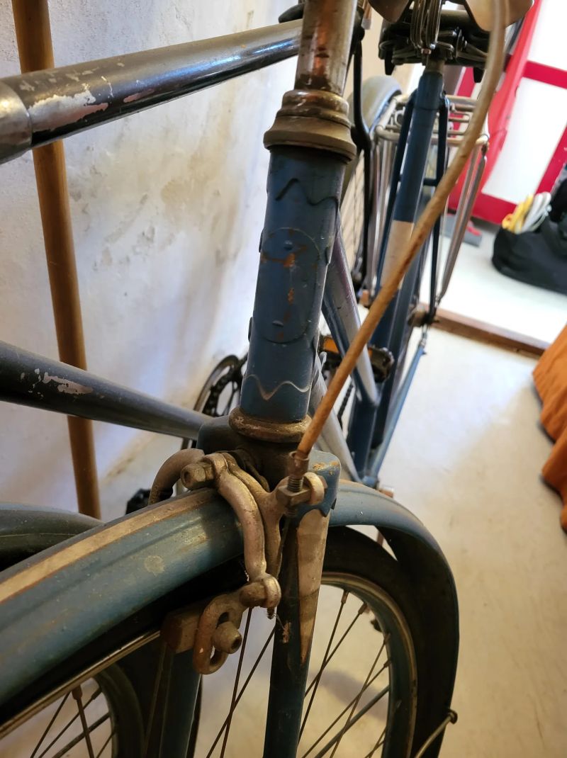 Dvě krásná retro jízdní kola v původním stavu