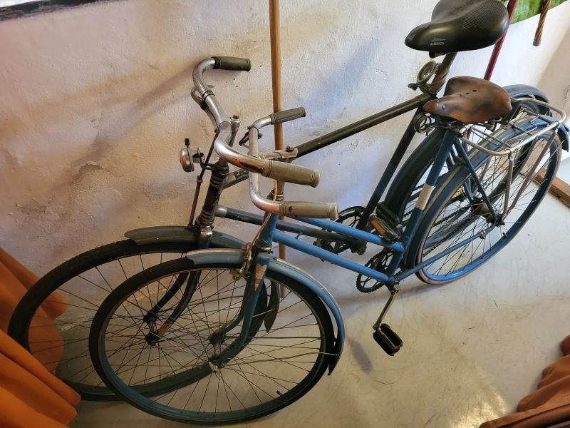 Dvě krásná retro jízdní kola v původním stavu