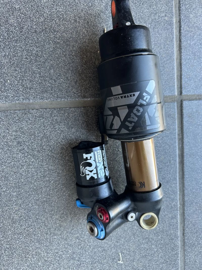 Tlumuč Fox Specialized Turbo Levo 3