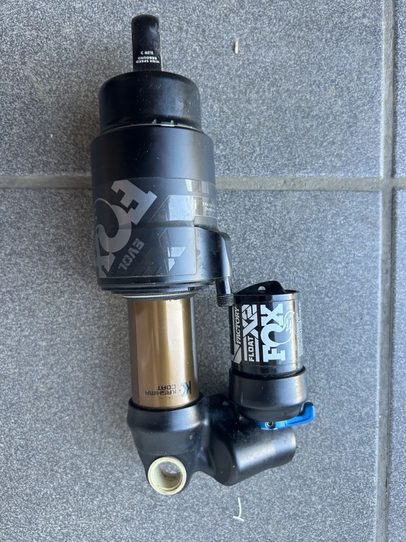 Tlumuč Fox Specialized Turbo Levo 3