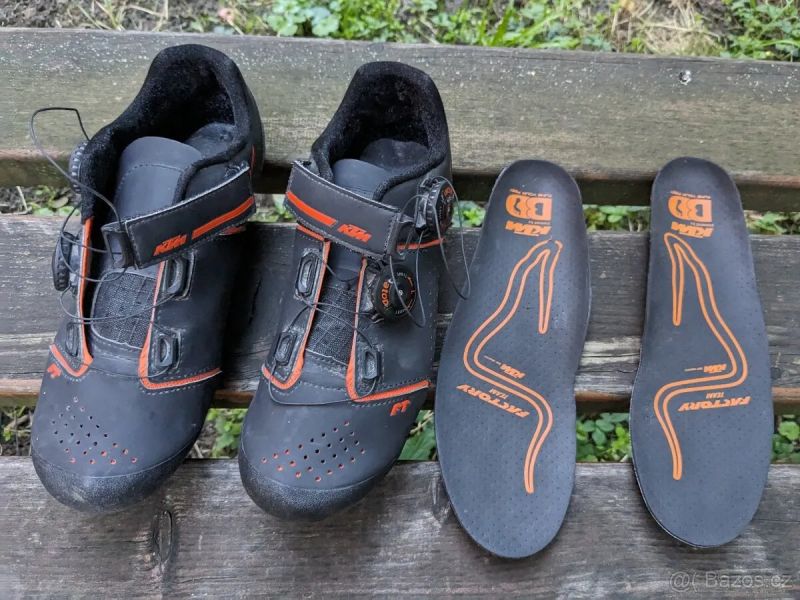 Cyklo tretry KTM obuv na kolo vel 41 