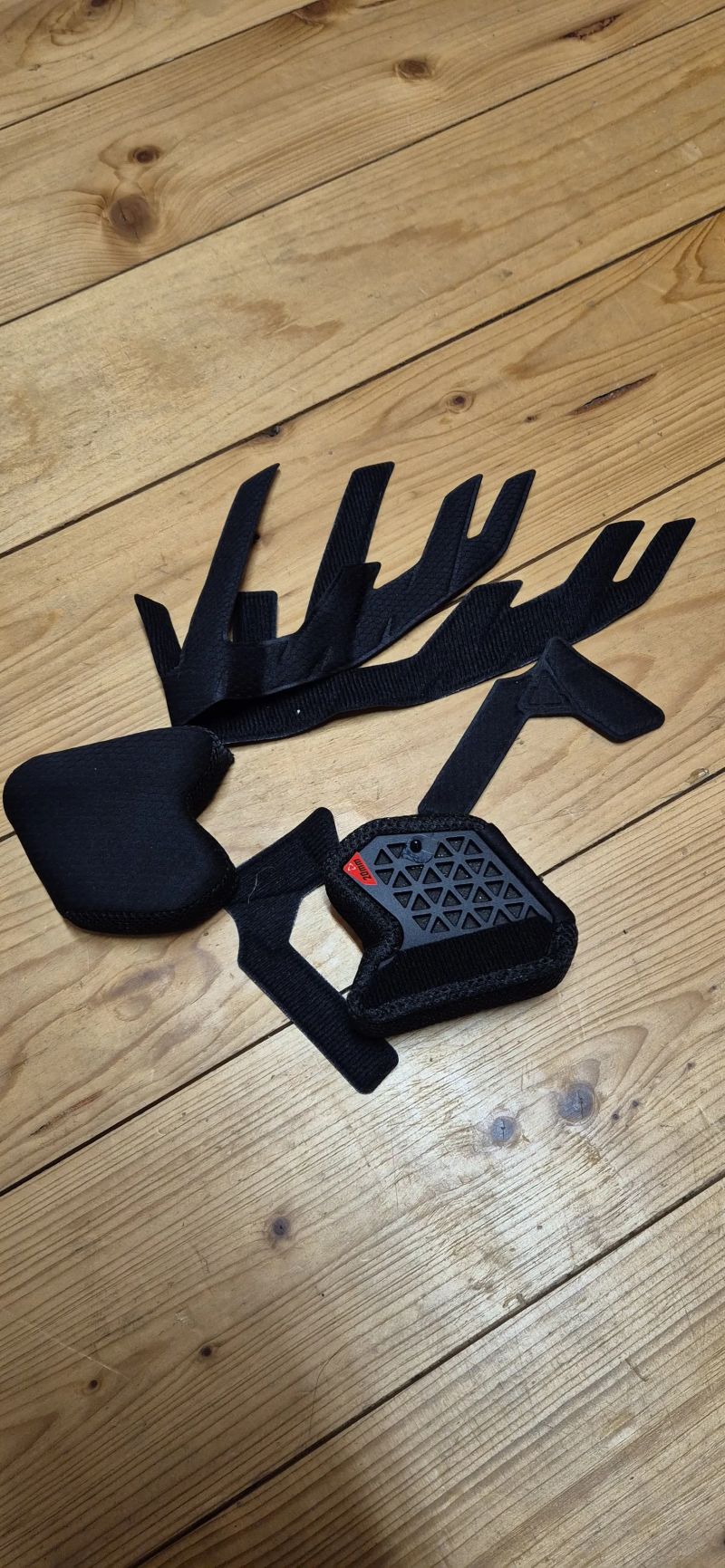 Prodám dětskou integrální helmu Leatt Enduro 2.0