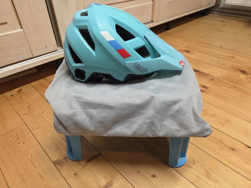 Prodám dětskou integrální helmu Leatt Enduro 2.0