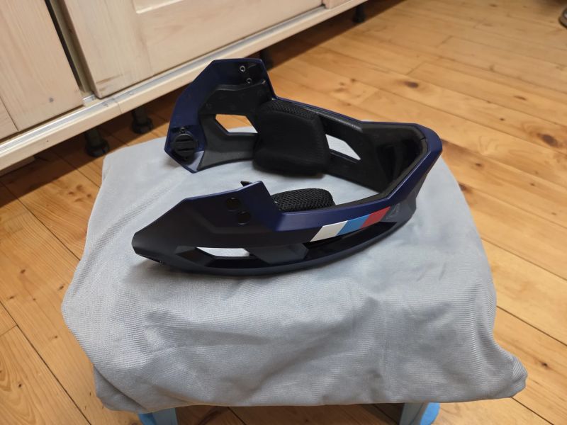 Prodám dětskou integrální helmu Leatt Enduro 2.0