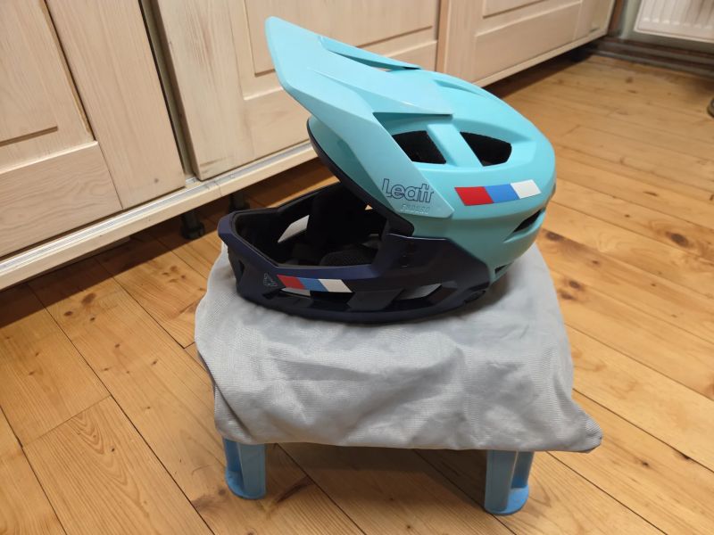 Prodám dětskou integrální helmu Leatt Enduro 2.0