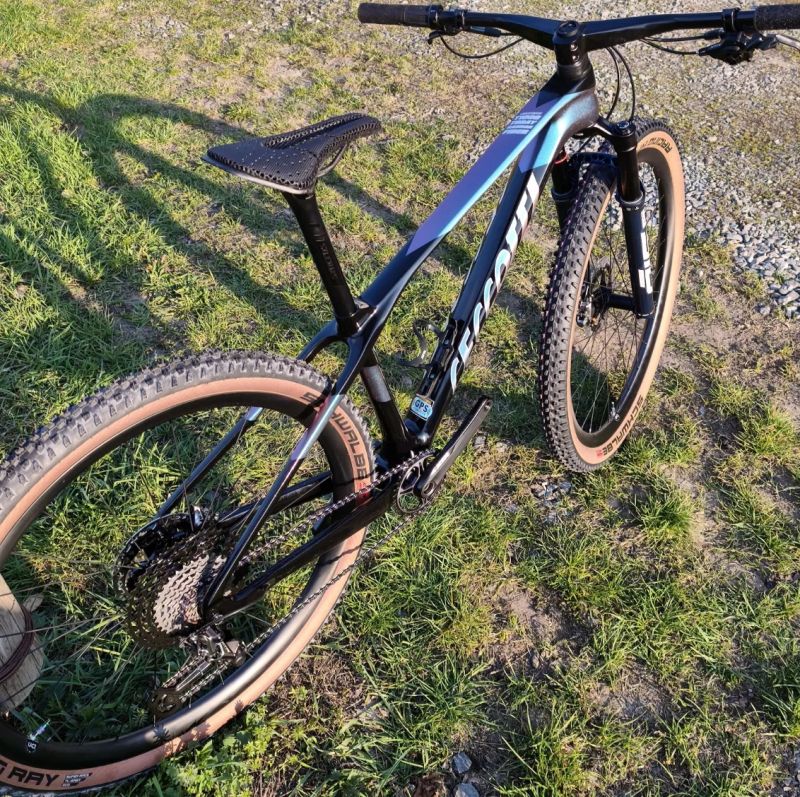 Ultralehké karbonové XC kolo Shimano XTR ~9 kg | Custom build